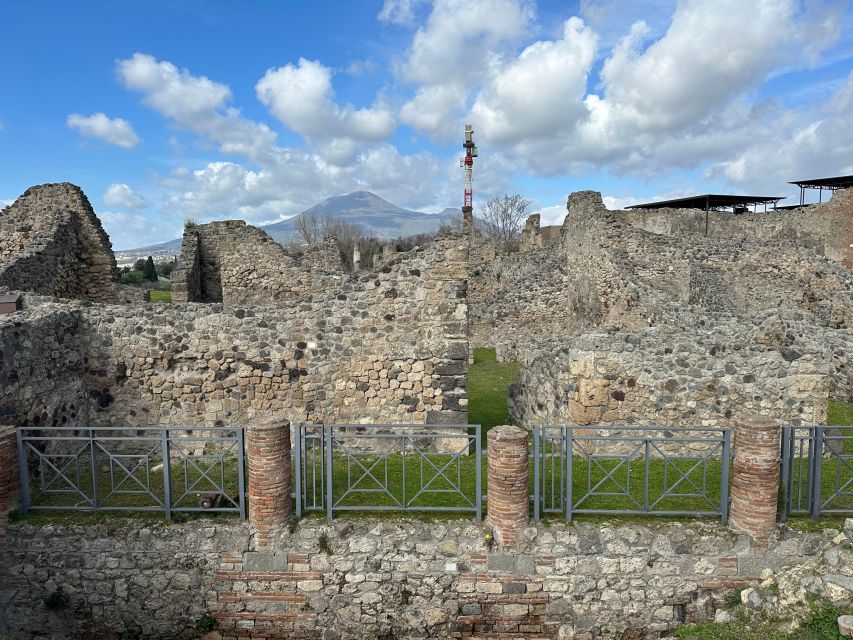 From Pompeii: Vesuvius excursion + Pompeii guided tour - What to bring for a comfortable crater day