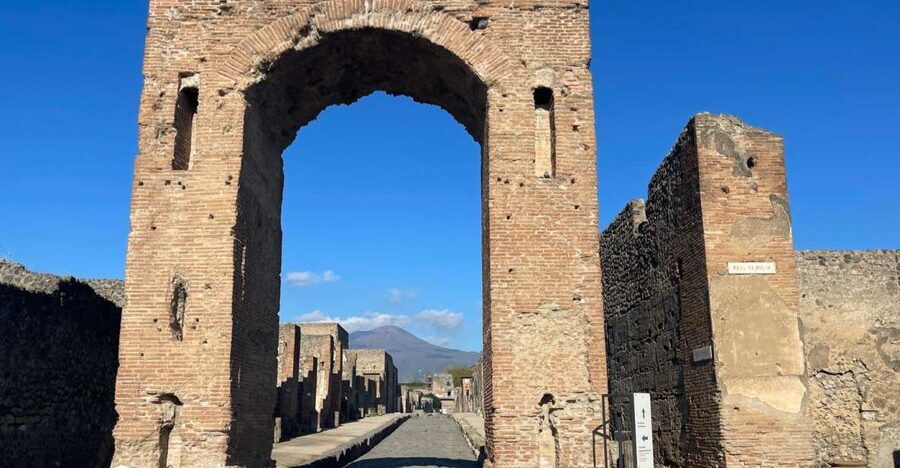 From Rome: Full Day Pompeii and Naples Tour - From Rome to Pompeii: why the morning matters