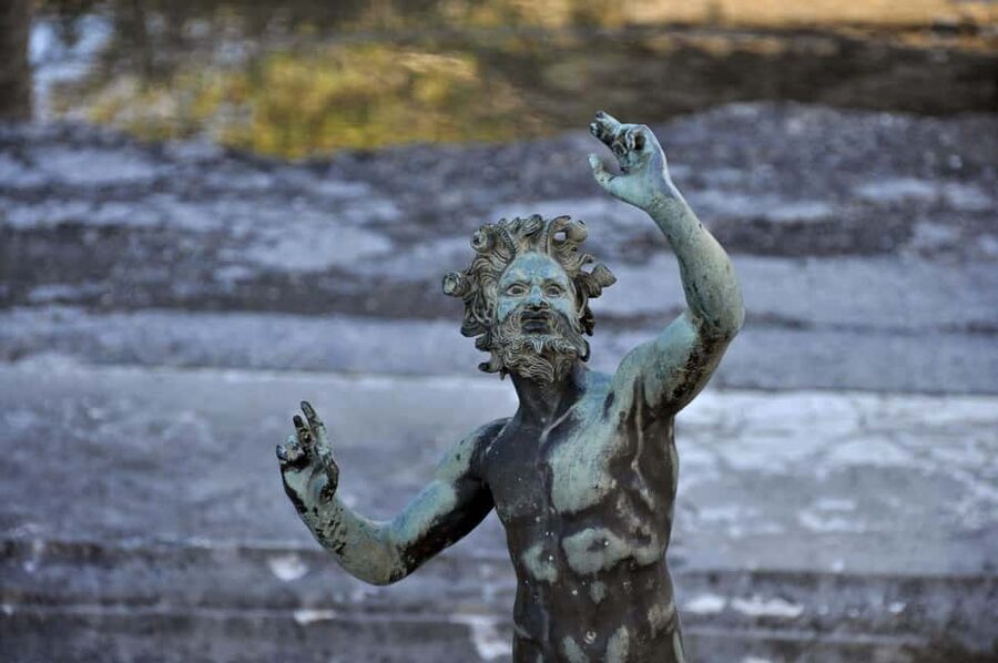 From Salerno_Pompeii Express: bus transfer+entrance ticket - What’s not included (and how that affects your day)