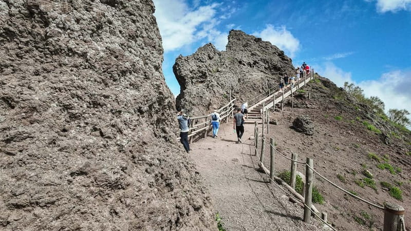 From Salerno: Vesuvius Tour with Entry Ticket & Smart Guide - Timing and the Crater Path: Why the 4.5–5.5 Hours Feels Tight