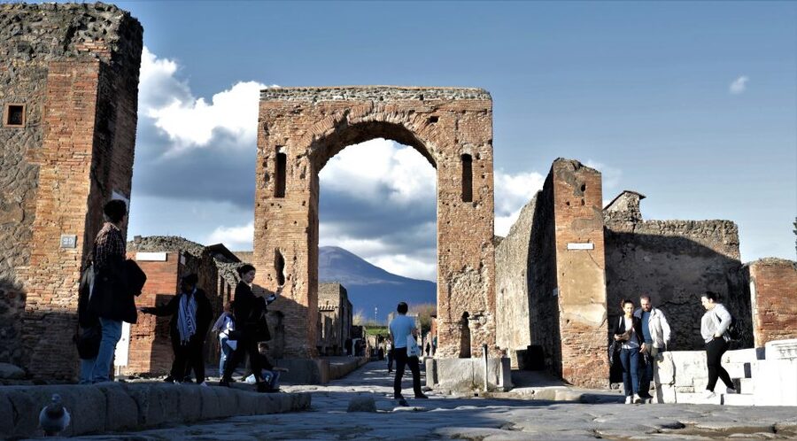 From Sorrento: Pompeii and Vesuvius Tour by Express Train - Your 1-Hour Free Time in Pompeii: How to Use It