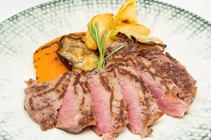 From Vineyard to Table: Wine Tasting & Neapolitan Lunch in Pompei - Price and value: where the $102.12 per person really goes
