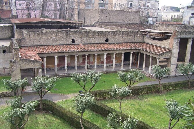 Full Day Private Tour to Pompeii, Herculaneum and Oplontis - Should You Book This Pompeii–Herculaneum–Oplontis Private Tour?