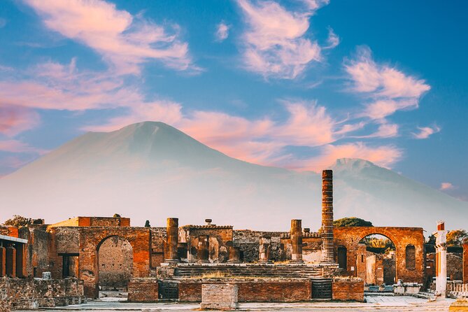 Guided Private Tour in Pompeii - A 2½-hour private Pompeii plan with an archaeologist guide