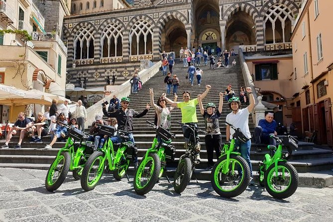 Guided tour of Naples by FAT electric bike - Stop 2: Posillipo and the Virgiliano Park Viewpoint Moment