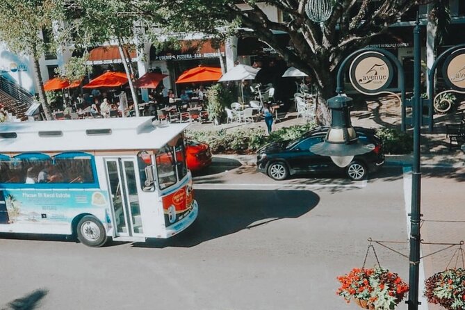 Guided Tour of Naples on a Vintage Trolley (Hop on - Hop off) - The Guide Factor: What You Gain (and What Can Go Sideways)