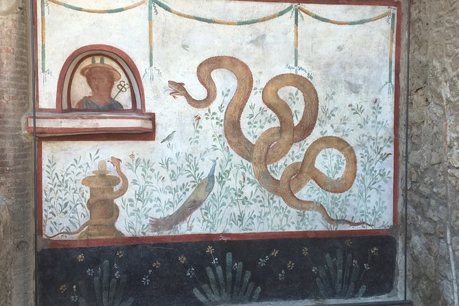 Guided tour of Pompeii - Why Skip-the-Line Help Matters at Pompeii’s Entrance