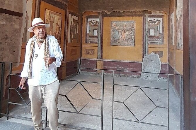 Guided Tours of Pompeii Excavations Historical and Cultural Itineraries - Casa degli Amorini Dorati: Mirrors, Isis, and the Domestic Sacred