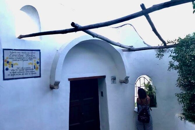 Guided Walking Tour of Ravello at Sunset - Chiesa dell’Annunziata: the pine-tree symbol and the stair approach