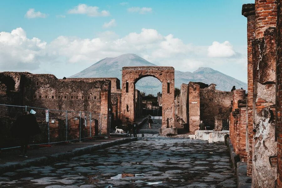 Herculaneum and Pompeii in one day: Audioguides + Tkts (art) - What you’ll actually do during the day (a practical flow)