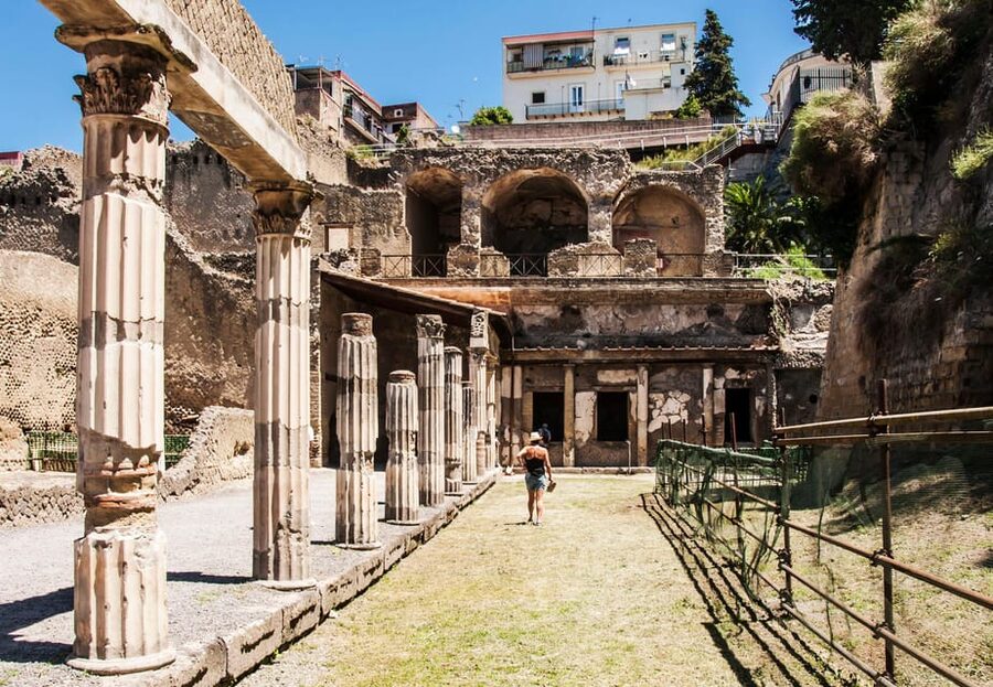 Herculaneum Guided Walking Tour with Entry Ticket - Herculaneum in two hours: why this town feels smaller than Pompeii