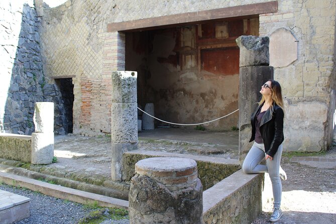 Herculaneum Private Guided Tour Led by a Local Top-rated Guide - All inclusive - The guided route: streets, public buildings, and how Romans moved