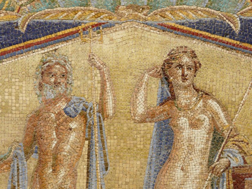 Herculaneum: Private Walking Tour with Archeologist Guide - House of Skeletons: when the story turns from buildings to people