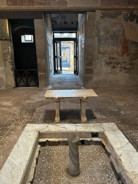 Herculaneum - Small Group Tour (admission included) - Why Herculaneum Feels Different From Pompeii in Just 2 Hours