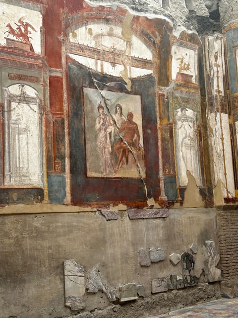 Herculaneum - Small Group Tour (admission included) - Walking the Ruins Like a Resident: Wealth, Space, and Comfort