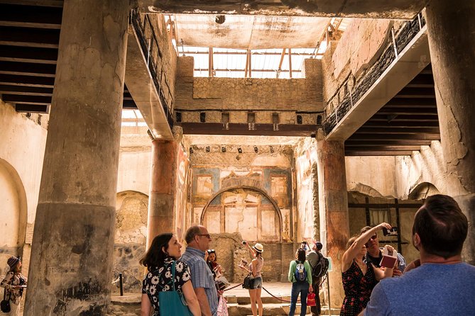 Herculaneum small group tour with an archaeologist - skip the line - Central Thermae: men and women baths in the same complex