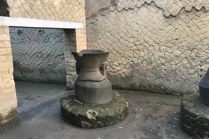 Herculaneum - Small Group Tour - Private homes you can actually picture: House of the Deer to Neptune and Amphitrite