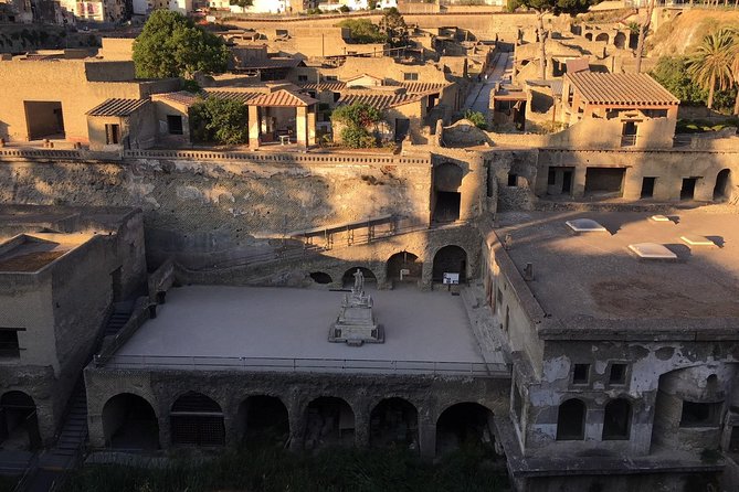 Herculaneum with an archaeologist, The original !!!! - Shops, spas, and the rhythm of everyday life