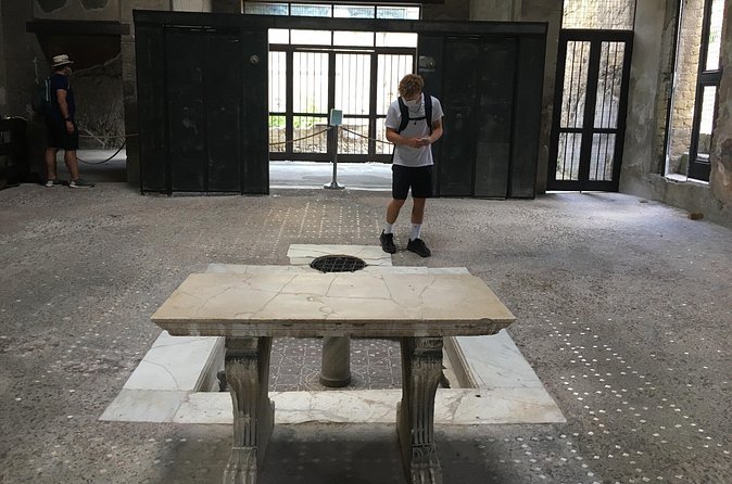 Herculaneum with an archaeologist, The original !!!! - The beach area and the preserved traces that make Herculaneum unforgettable