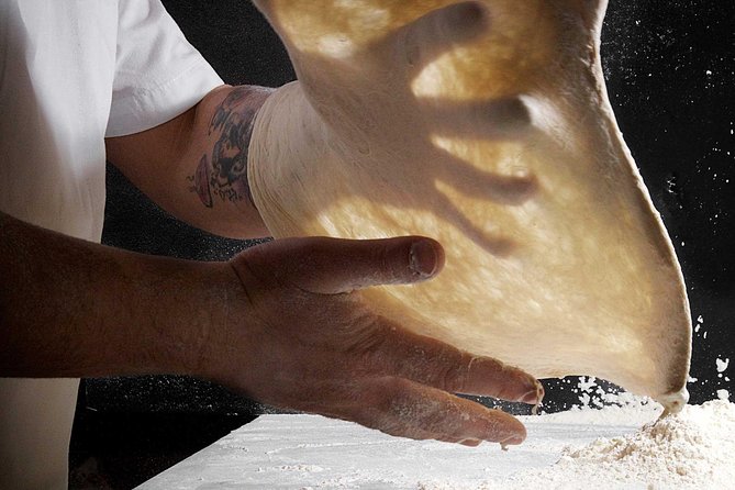 Homemade Pizza Class in Napoli - The big promise: Neapolitan pizza at home without a wood oven