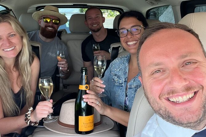 Luxury transfer from NAPOLI TO SORRENTO - Timing matters: 30 minutes to 1.5 hours