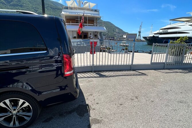 Luxury transfer from NAPOLI TO SORRENTO - English-speaking drivers and calm communication