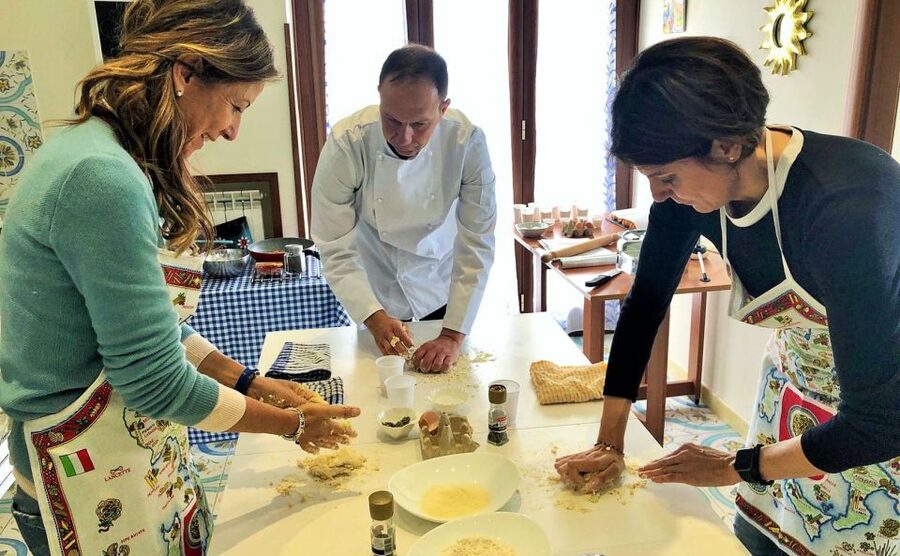 Make Neapolitan Pizza With A View Of Naples Like No Other - Giuseppe’s Neapolitan Method: Dough, Sauce, Toppings