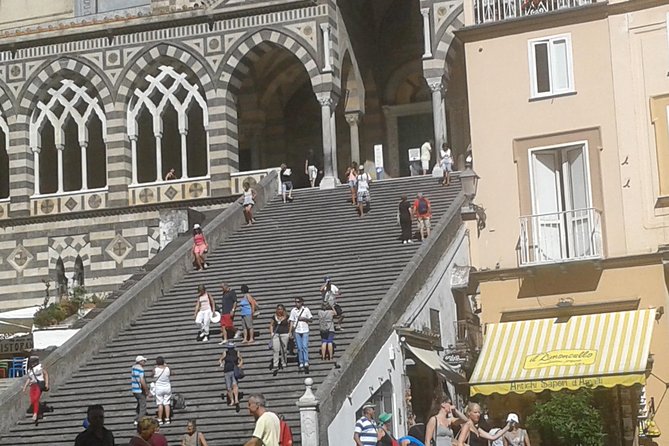 Minivan Tour | Amalfi Ravello and Pompeii with driver - Sergio at the wheel: the real value is timing on Amalfi roads