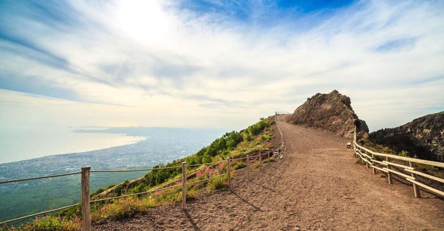 Mount Vesuvius 4-Hour Volcano Tour with Wine Tasting - Vesuvius in four hours: the practical reality