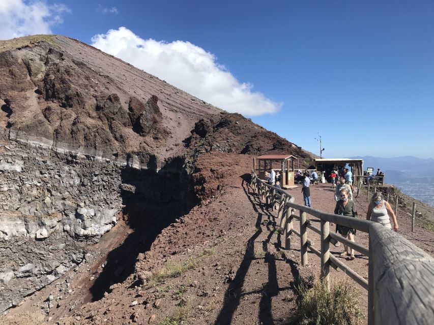 Mount Vesuvius: Skip-the-Line Ticket and Smart Digital Guide - Getting there: Naples, Pompeii, and the optional bus transfer