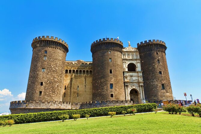 Naples - 4 hours in the streets of the city - Through Port’Alba into Via dei Tribunali: Churches, Pizza Smells, and Arco Atmosphere