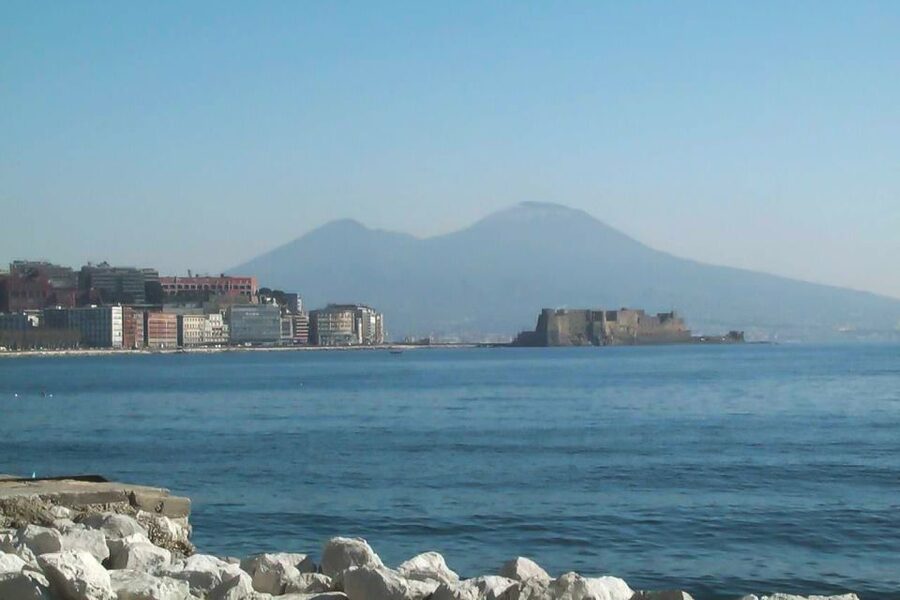 Naples and Pompeii: Half-Day Tour - Plebiscite Square to Town Hall Square: Royal Palace Front and New Castle