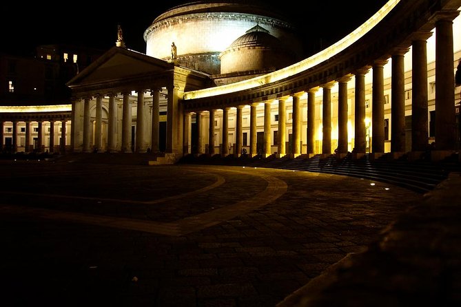 Naples by Night Tour Including Pizza Dinner - The seafront kickoff: Castel Nuovo and Castel dell’Ovo after sundown