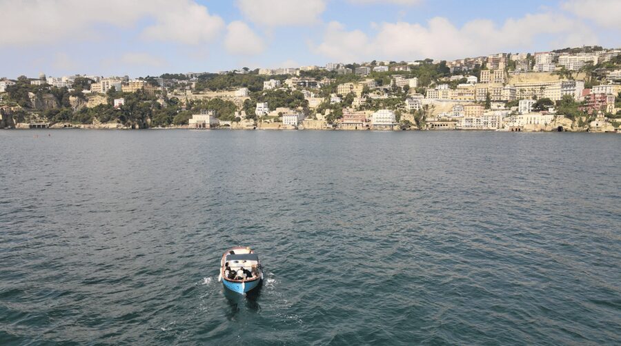 Naples: Castel dell'Ovo Boat Tour with Snorkeling & Aperitif - Small-group sailing: the difference between crowded and calm