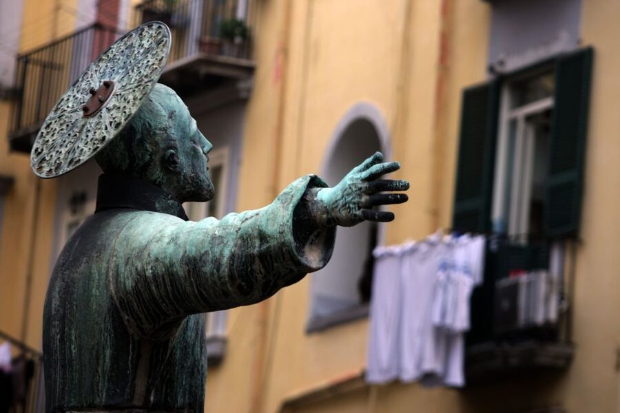 Naples: City and Lapis Museum Tour with an Archaeologist - Piazza San Gaetano: Starting in the Greek-Roman core