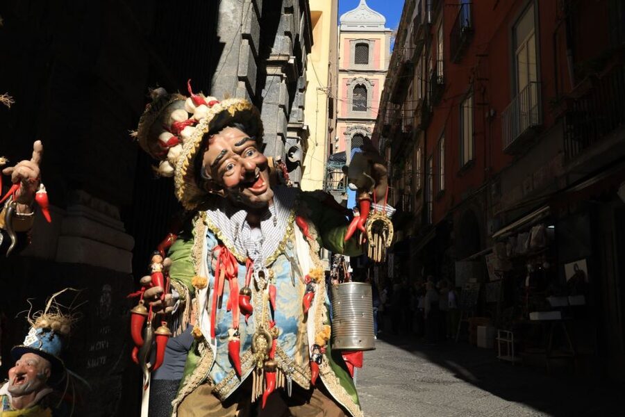 Naples: Culture & Street Food with a Local Guide - San Gregorio Armeno: presepi streets and the Corno Napoletano charm