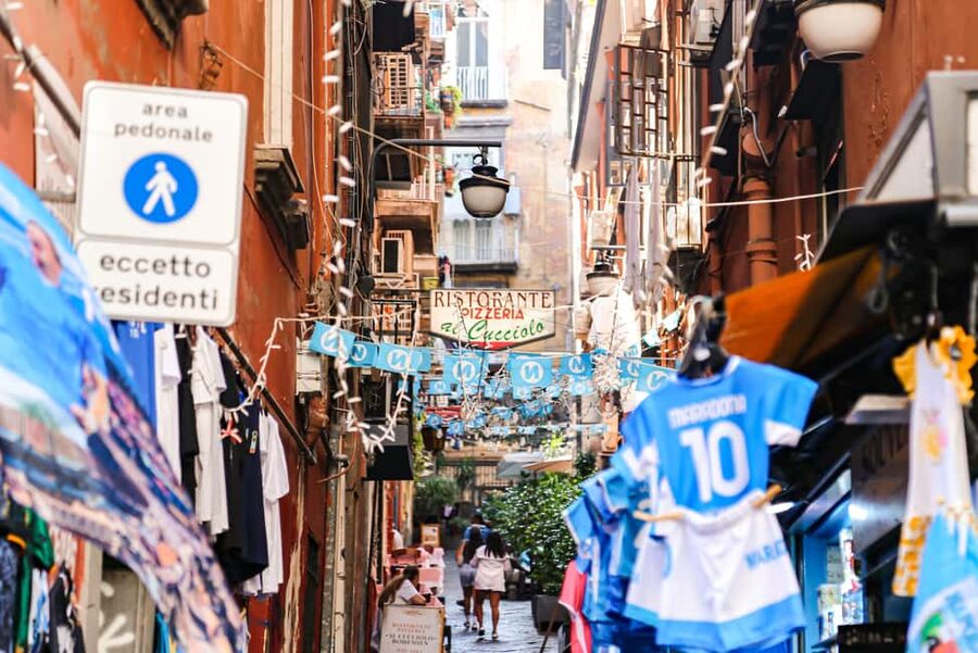 Naples: Culture & Street Food with a Local Guide - Piazza del Gesù Nuovo and the wild mix of styles