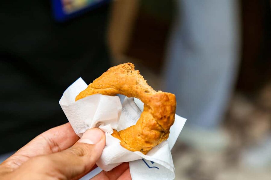 Naples: Culture & Street Food with a Local Guide - Piazza del Plebiscito: a classic Italian square, Bourbon statues included