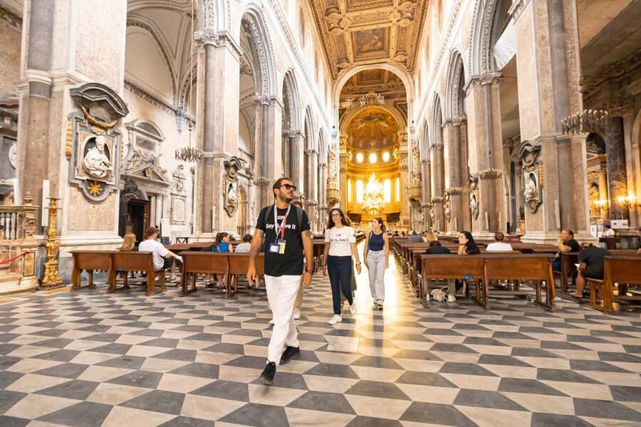 Naples: Culture & Street Food with a Local Guide - Where you meet: Duomo on Via Duomo, plus the starting-point options