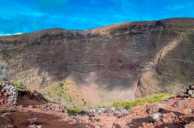 Naples DA Excursion: An adventure on Mount Vesuvius all to yourself - Audio guide and multilingual support: turning scenery into context