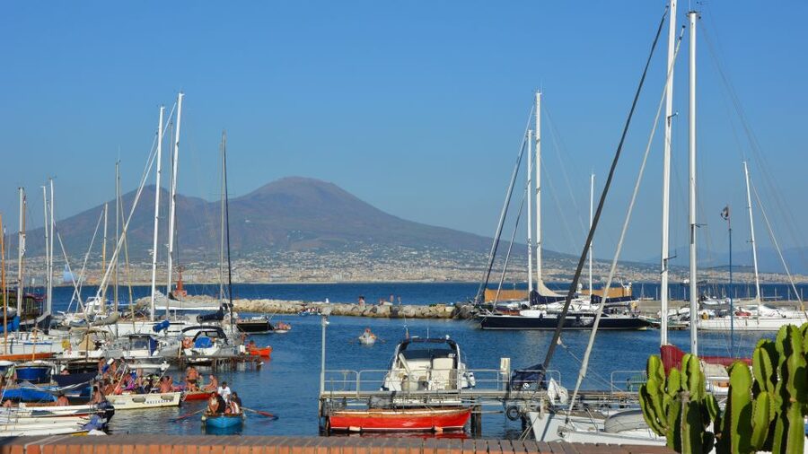 Naples: daily/weekly transport ticket, map and audio guide - The Naples map: metro, buses, and getting your bearings fast