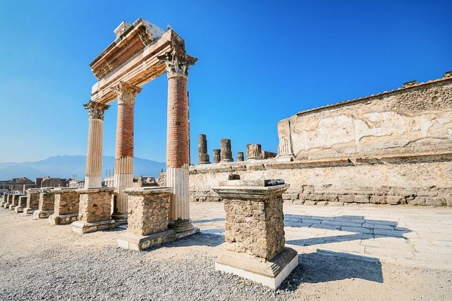 Naples: Day Trip to Pompeii and Capri - Guides and pacing: what makes the day feel “safe hands”