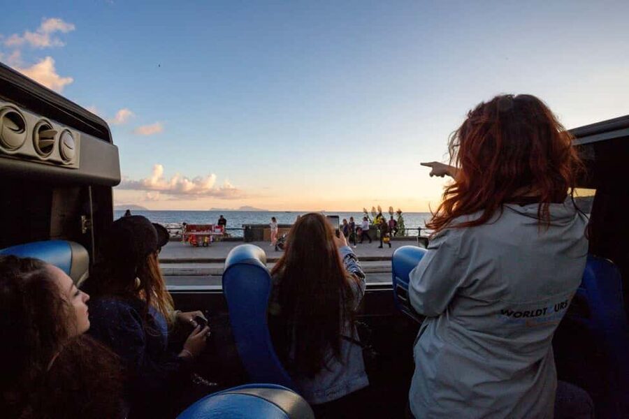 Naples: Evening Sightseeing with Gourmet Dinner - Castel dell’Ovo and the Gulf of Naples: Iconic Views by Night