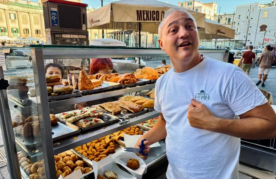 Naples: Food Tour with 8+ Tastings of Pizza, Wine & More - Piazza Dante to a Neapolitan State of Mind