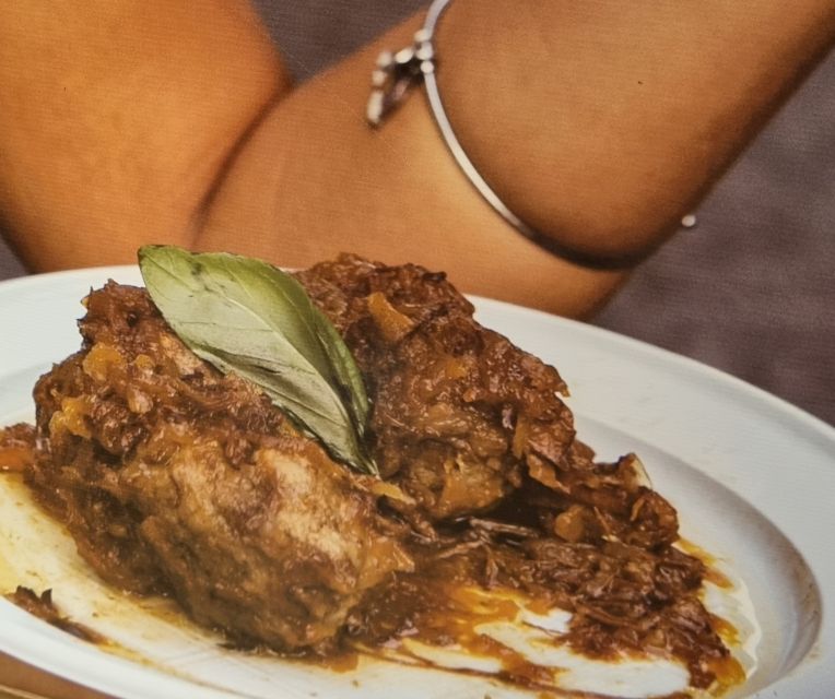 Naples: Food Tour with Davide - Pizza stops, including fried pizza: more than one way to eat it
