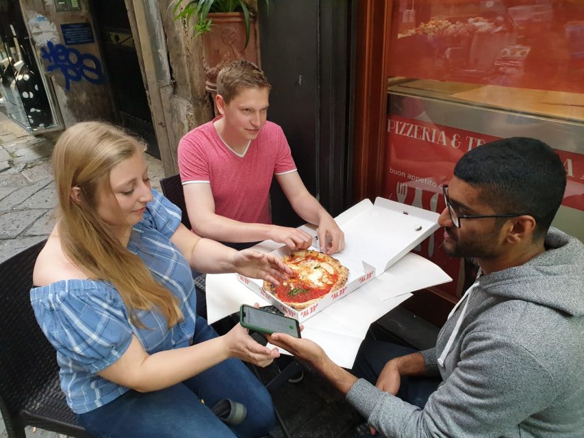 Naples: Food Tour with Davide - Piazza Dante snacks: start with vegetables and street comfort