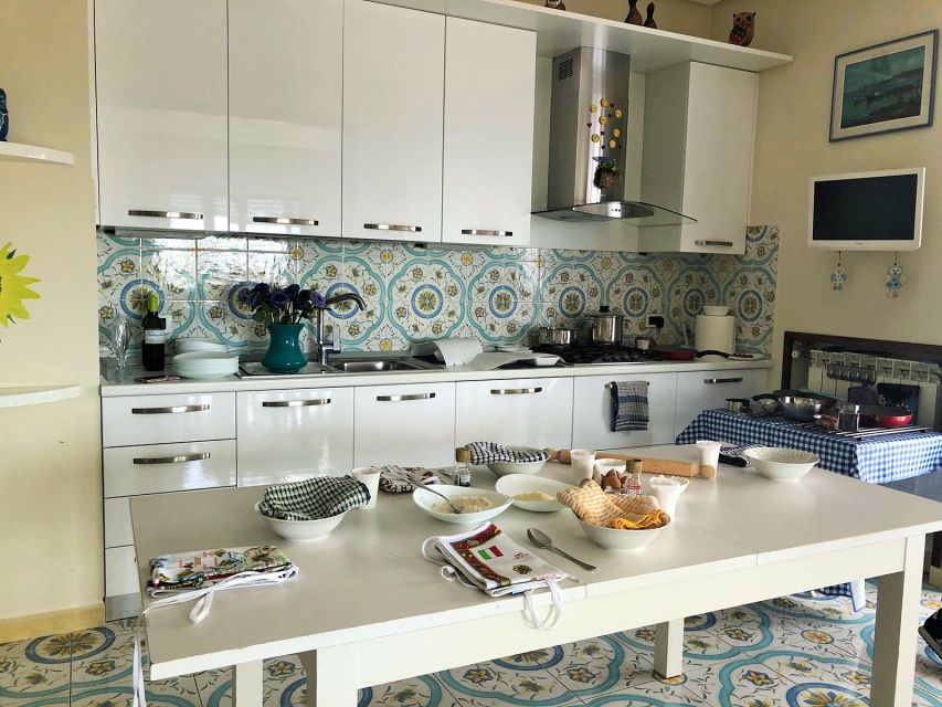 Naples: Fresh Pasta Cooking Class and Dinner with a Local - Key things to know before you go