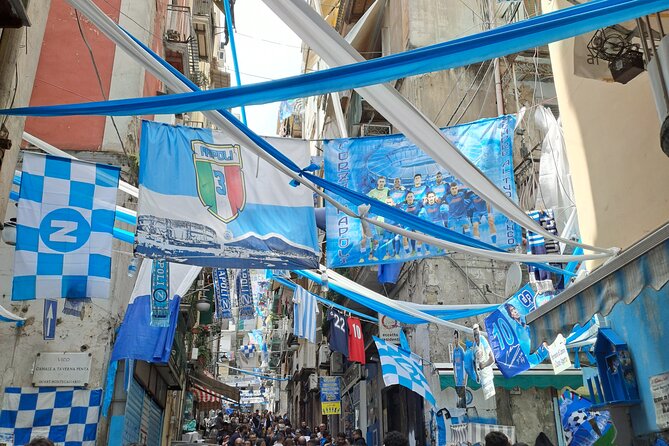 Naples historic center private tour with pizza lunch - Quartieri Spagnoli: Spanish Soldier Streets and Modern Market Life
