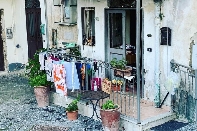 Naples Historical Center walking tour (2hrs) - Getting oriented: Piazza del Gesù Nuovo to Piazza Dante
