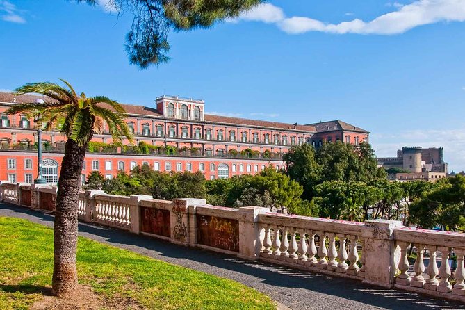 Naples in-Depth Private Walking Tour with Expert Guide - Guide quality: what makes this tour feel worth it